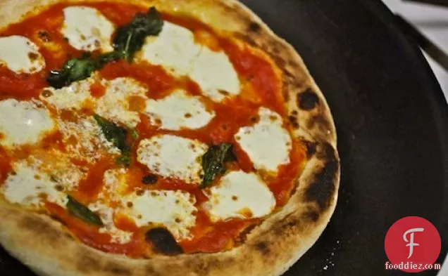 Hacker-Free Neapolitan Pizza for a Home Kitchen