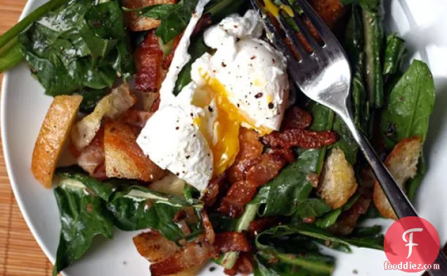 Dinner Tonight: Dandelion Salad with Poached Eggs and Bacon