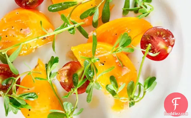 Tomato Purslane Salad With White Peach Dressing