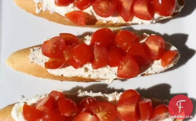 French in a Flash: Boursin and Tomato Mini Tartines
