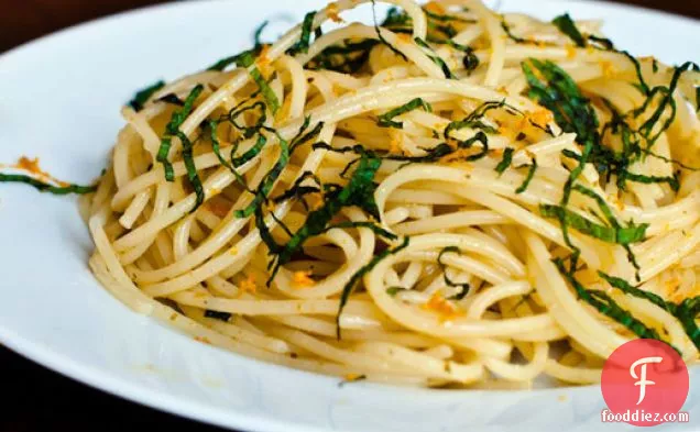 Spaghetti with Fennel Pollen, Orange, Garlic, and Mint