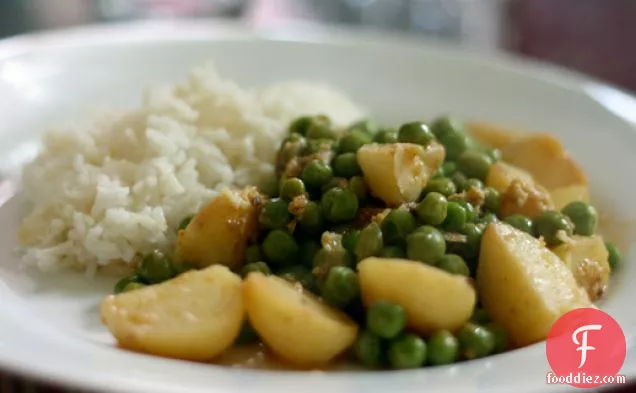 Dinner Tonight: Potato and Pea Curry with Yogurt, Cumin, and Ginger