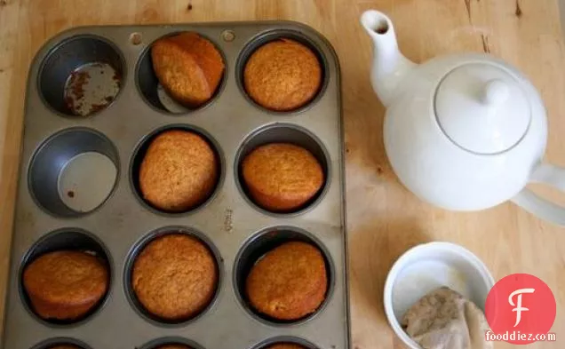 Sunday Brunch: Whole Wheat Carrot Muffins