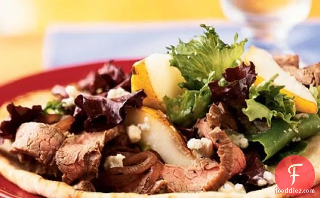 Open-Faced Steak, Pear, and Gorgonzola Sandwiches