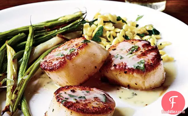 Seared Scallops and Herb Butter Sauce