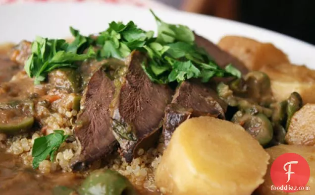 जैतून, खजूर और दालचीनी के साथ ब्रेज़्ड दिल