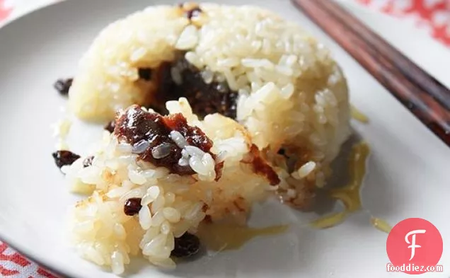 Glutinous Rice with Red Bean Paste, Walnuts, and Currants