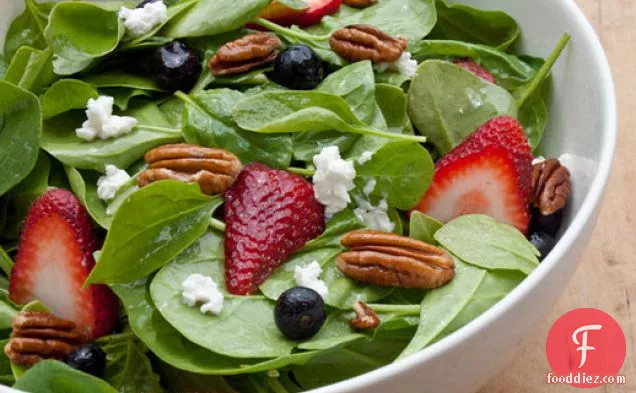 Baby Spinach with Fresh Berries, Pecans and Goat Cheese in Raspberry Vinaigrette