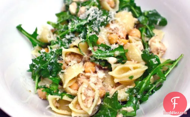 Pasta Shells with Chickpeas and Arugula