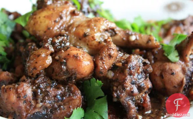 ब्लैक बीन सॉस के साथ ब्रेज़्ड चिकन