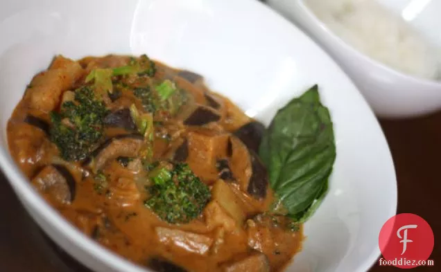 Massaman Curry with Eggplant and Broccoli