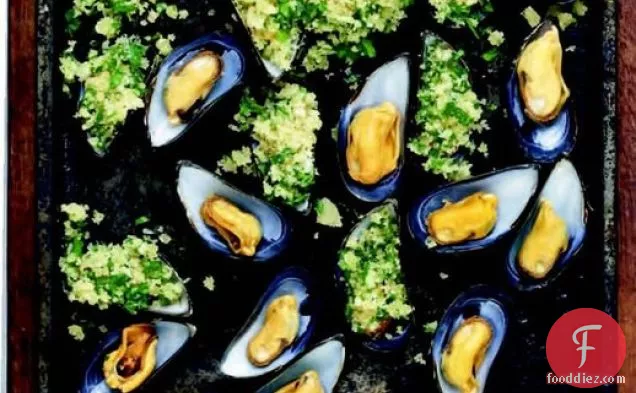 Rachel Allen's Mussels with Garlic and Bread Crumbs