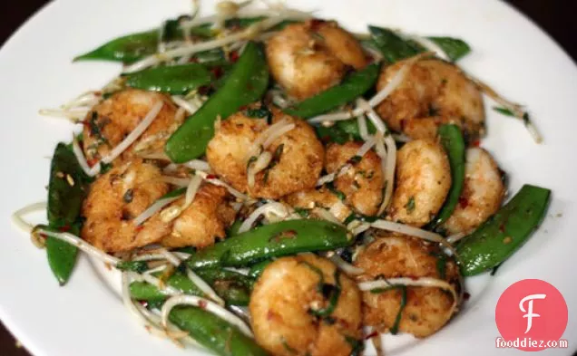 Crunchy and Spicy Shrimp Stir-Fry with Snap Peas