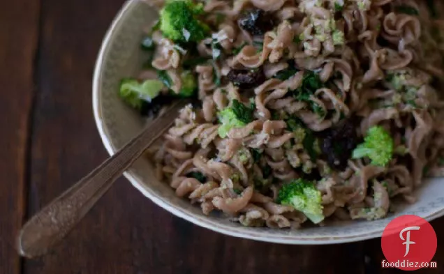 Broccoli Pesto & Fusilli Pasta Recipe