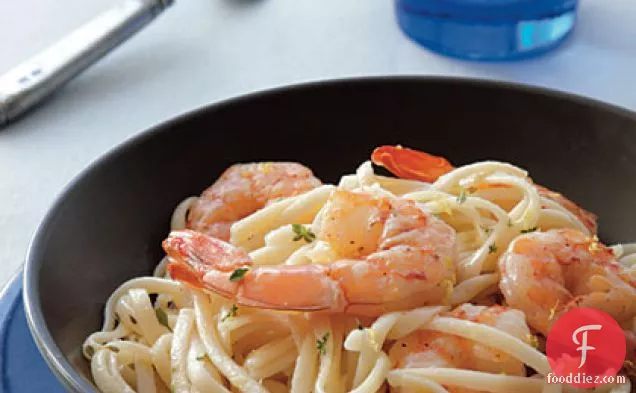 काली मिर्च झींगा के साथ भाषा