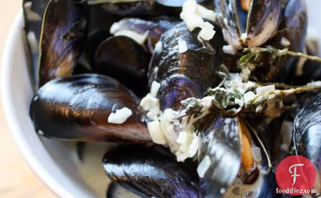 Creamy Mussels with Sauce Roquefort