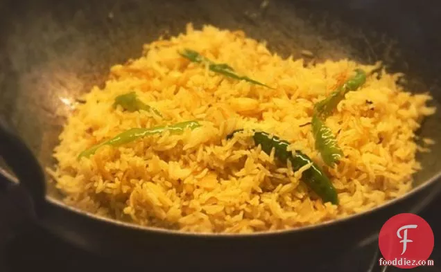 फोडनी भात (भारतीय फ्राइड राइस)