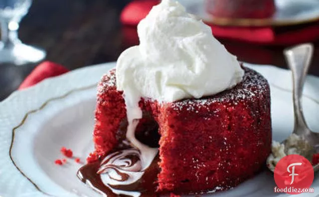 चॉकलेट-रेड वेलवेट केक बैटर