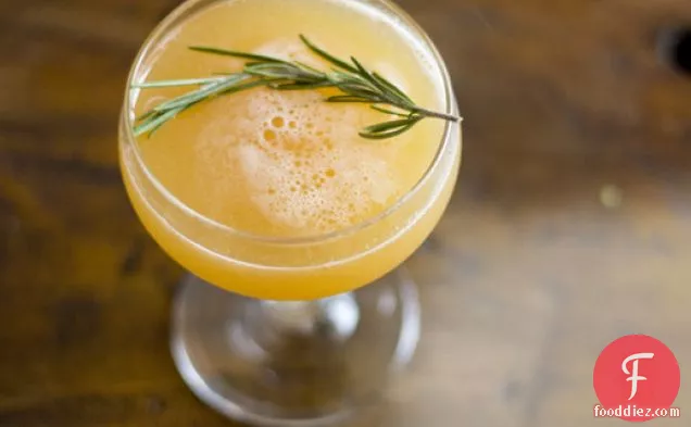 Peach and Rosemary Cocktail