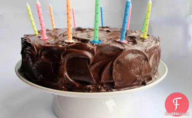 चॉकलेट जन्मदिन परत केक
