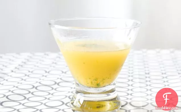 Get Tropical: Passionfruit + Mint Cocktail