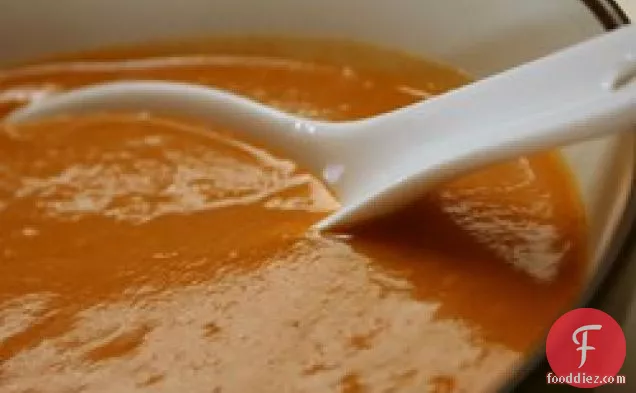 पेपरिका सूप के साथ मलाईदार शलजम