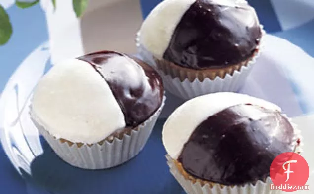 Black-and-White Cupcakes