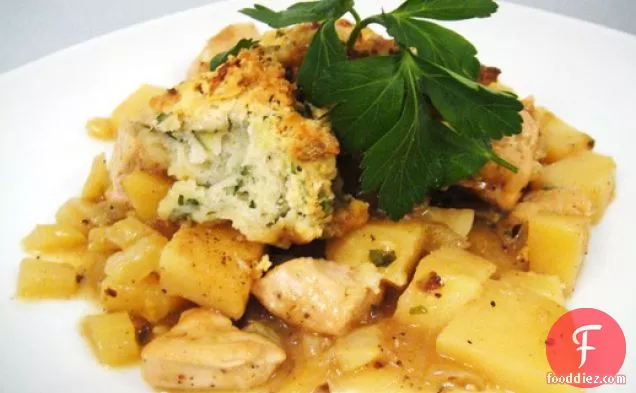 कुक द बुक: लेमोनी चिकन पॉट पाई विद पार्सले बिस्किट क्रस्ट