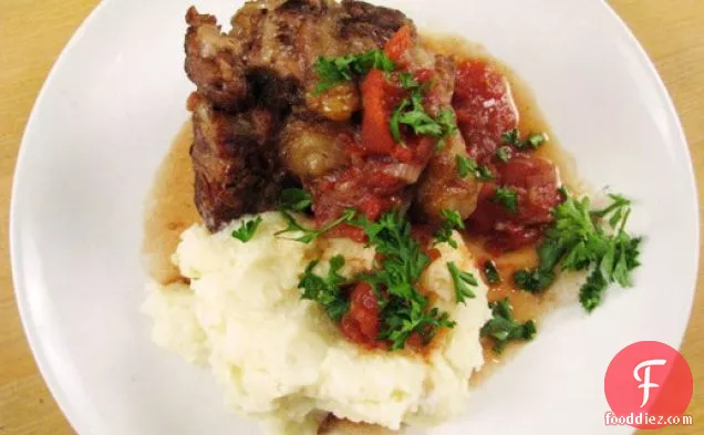 Sunday Supper: Red Wine and Tomato Braised Oxtails
