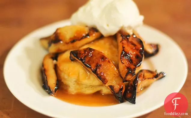 Grilling: Apples in Caramel Sauce