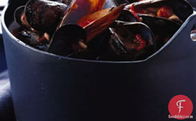 Mussels with Tomato Broth