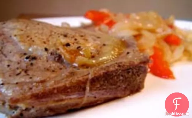 डिनर टुनाइट: पोर्क चॉप्स हार्ड साइडर में ब्रेज़्ड