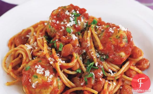 Spaghetti and Turkey Meatballs in Tomato Sauce
