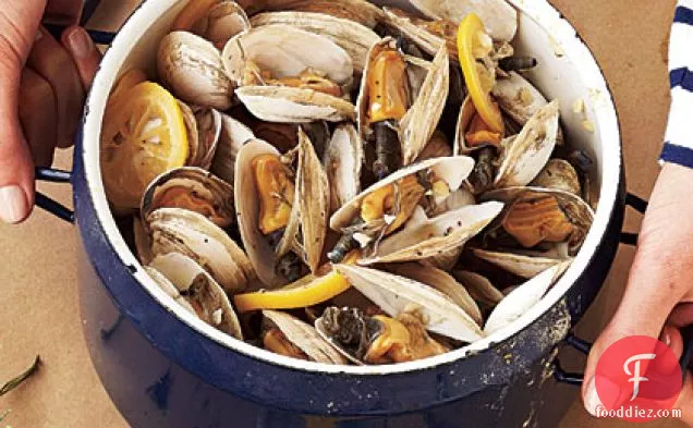 Beer-Steamed Soft-Shell Clams