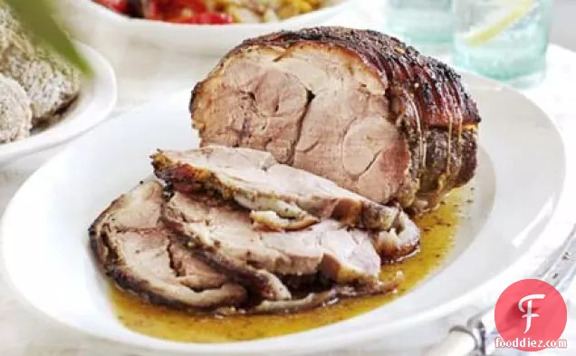 Slow-roast pork with apples & peppers