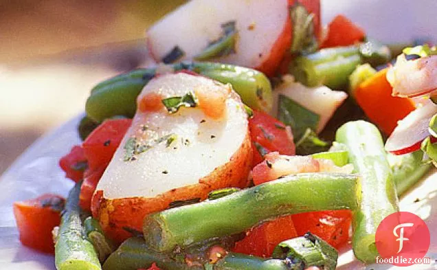 Herbed Potato Salad with Green Beans and Tomatoes