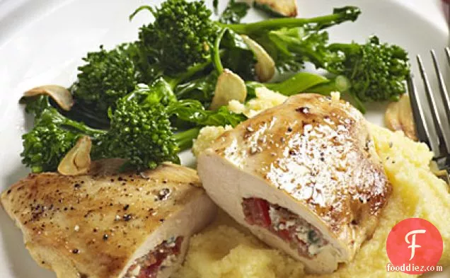 पोर्क और गोर्गोन्जोला-भरवां चिकन स्तन