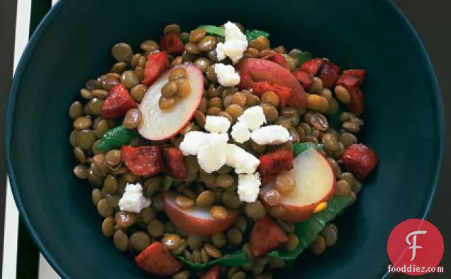 सॉसेज और आलू के साथ दाल स्टू