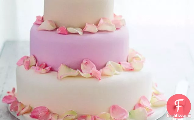 अपनी शादी के केक बनाना