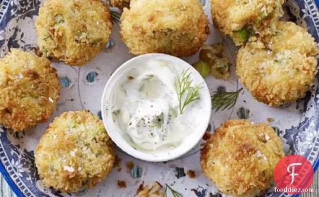 Crab cakes with dill mayonnaise