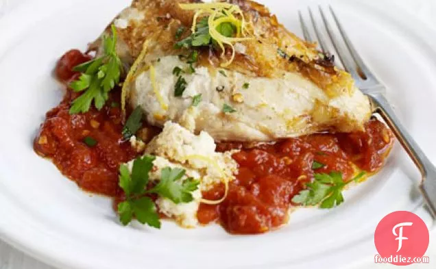 नींबू, केपर्स और मिर्च के साथ भरवां चिकन