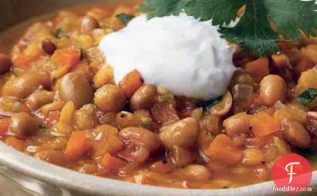 मसालेदार पीला सोयाबीन, दाल, और गाजर करी