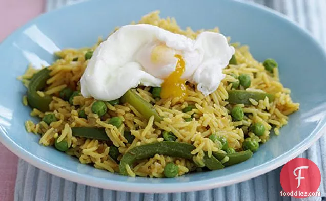 Poached egg with spicy rice