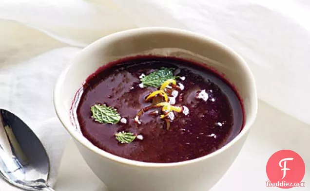 नींबू और टकसाल के साथ