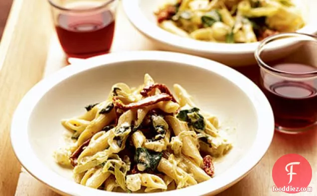 Cheesy leek & spinach pasta