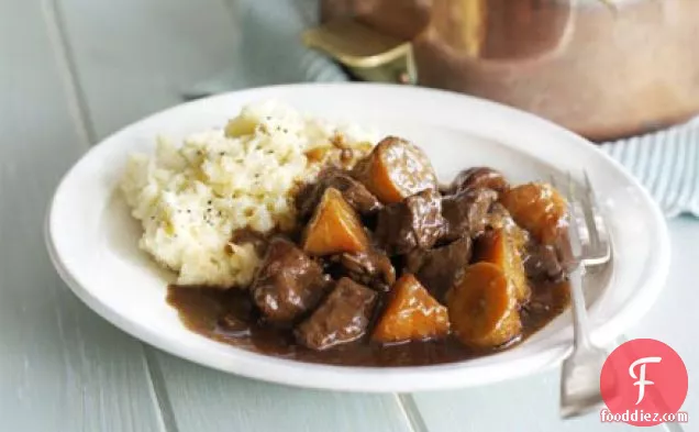 Beef & stout stew with carrots