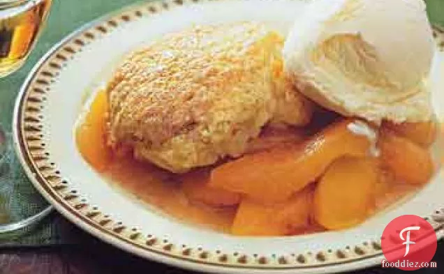 Peaches with Shortcake Topping