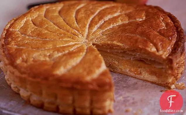 Apricot gâteau Pithiviers
