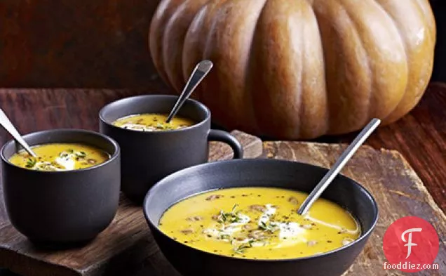 Creamy pumpkin & lentil soup
