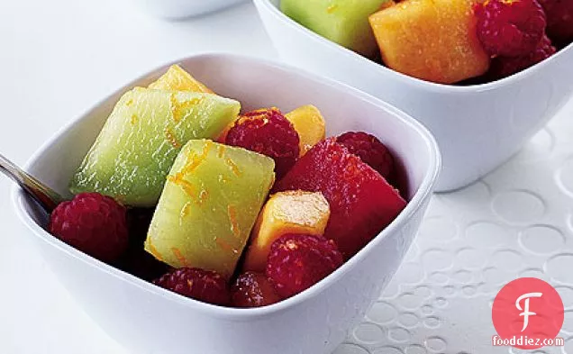 तरबूज, नारंगी और रास्पबेरी कप